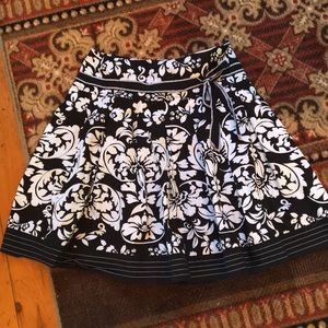 Larry Levine cotton skirt, black and white floral.